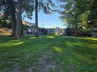 1240 Nela Pkwy, Toledo, OH 43615