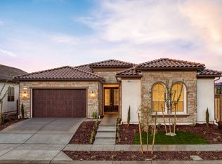 1675 N Blackwood Ave, Clovis, CA 93619