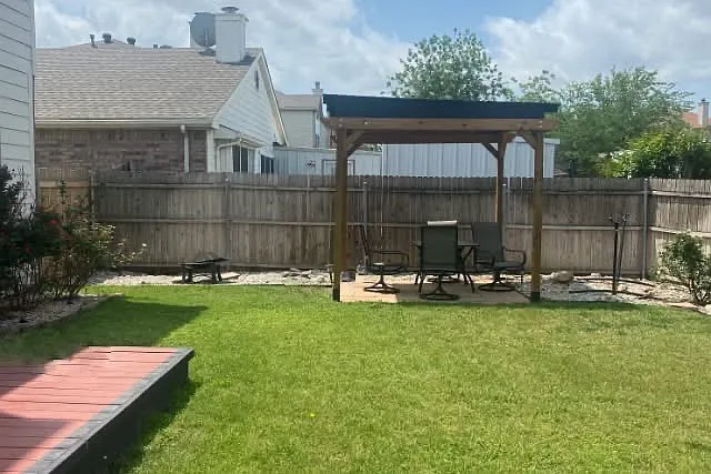 8016 Southern Pine Way — Photo 3