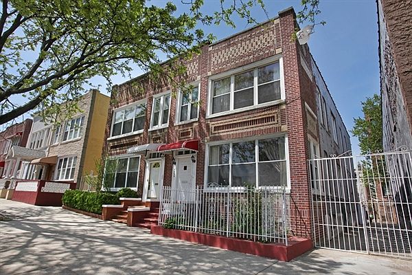 1353 Boynton Ave, Bronx, NY 10472 | Zillow