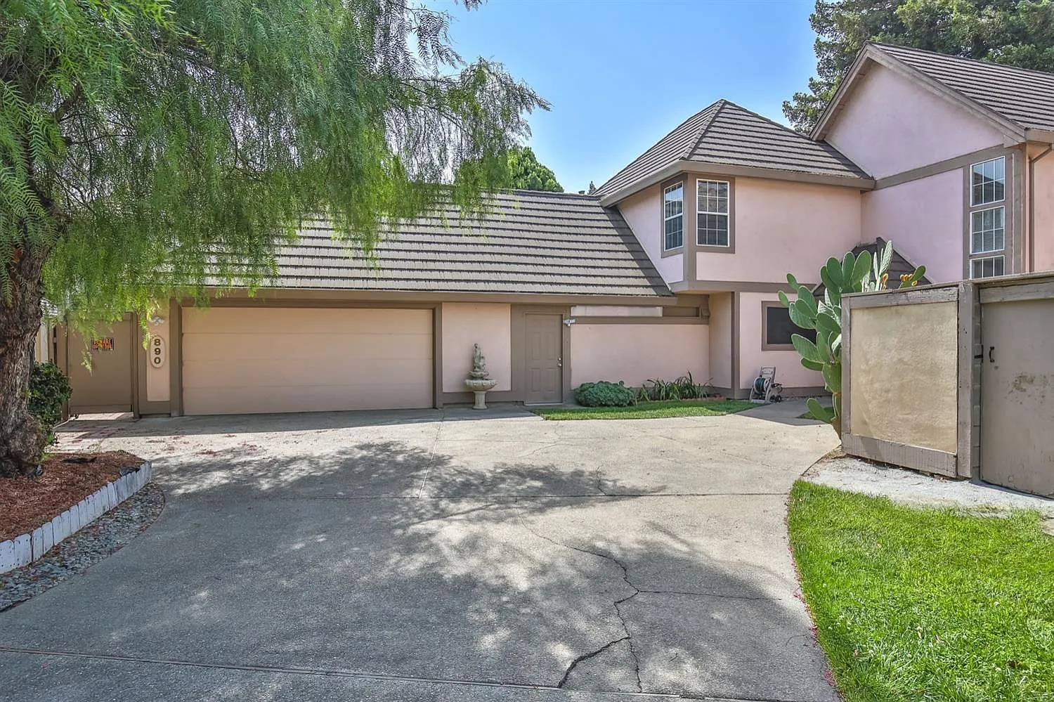 890 Lake Front Dr photo 1
