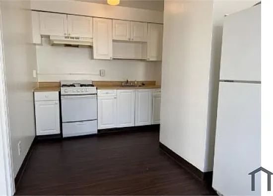 221 Valleyview Dr #3 — Photo 4