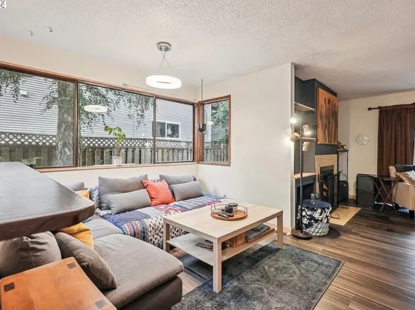 609 SE 148th Ave #609, Portland, OR 97233