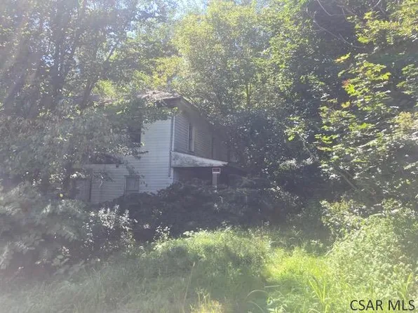 105 Hughart St, Rockwood, PA 15557