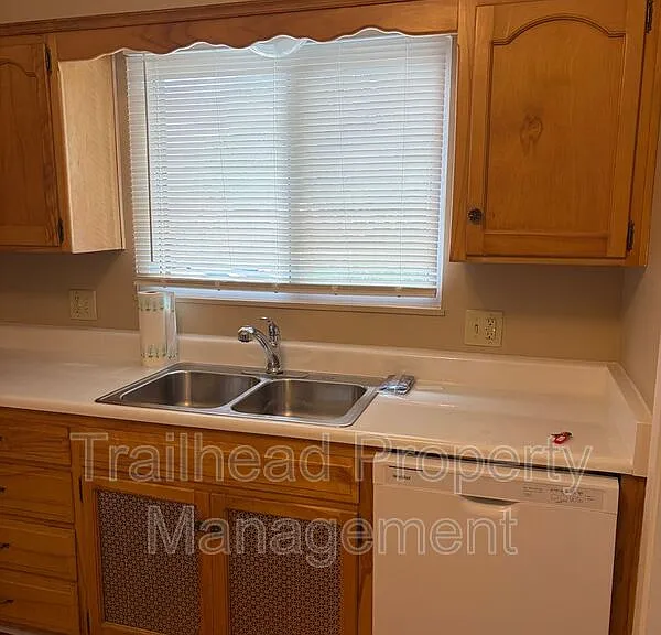 5884 W 58th St #200 — Photo 9