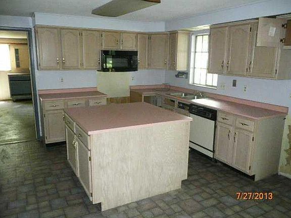 4th image of 9156 E Granville Ct