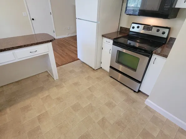 2145 Mitchell St, Lawrence, KS 66046