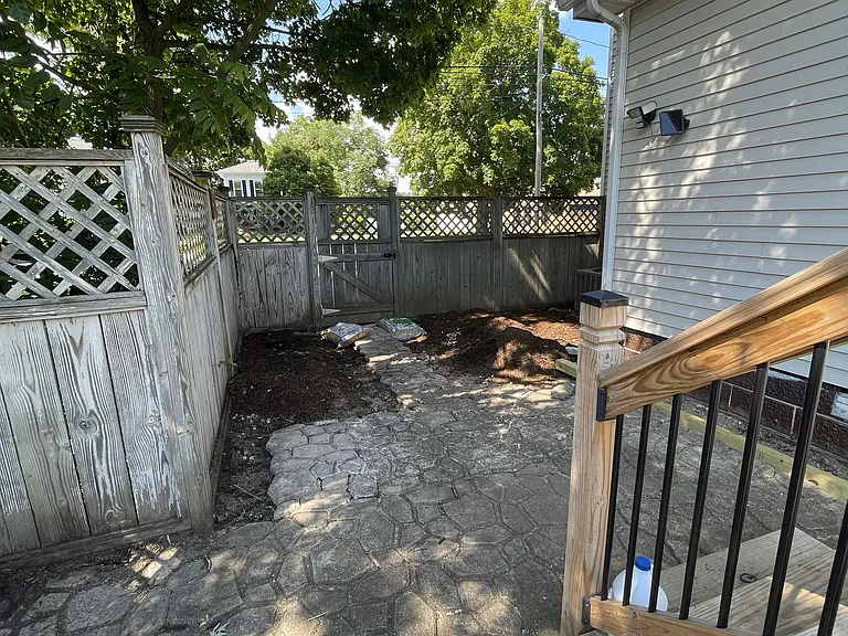 215 S Oneida St #MAIN — Photo 10