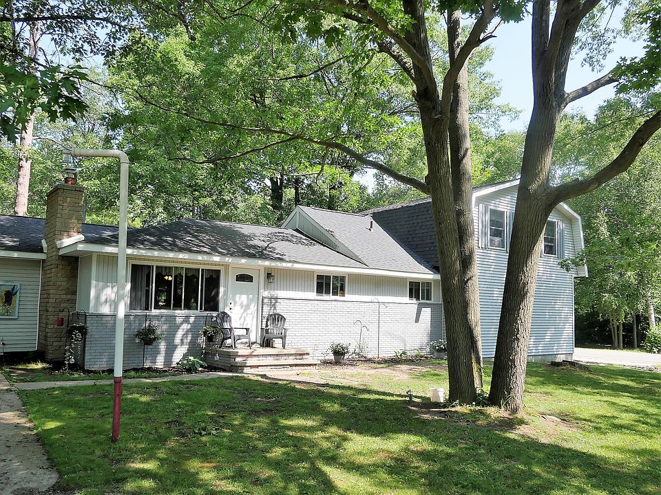 1st image of 2294 Dault St