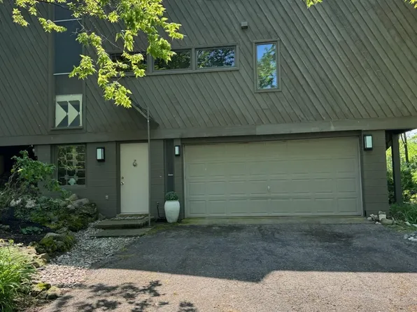 4390 E Terrace Cir, Port Clinton, OH 43452