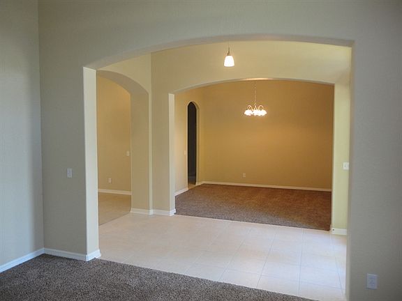 4th image of 2402 Fountain Grass Dr