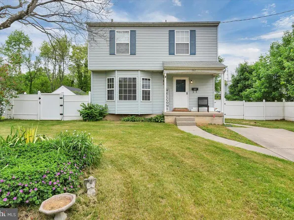 207 S Atlantic Ave E, Stratford, NJ 08084