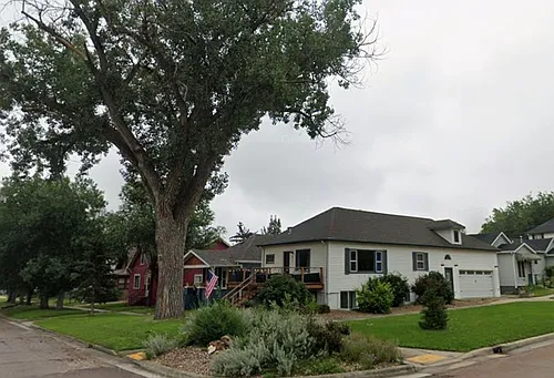 831 Saint James St Photo 1