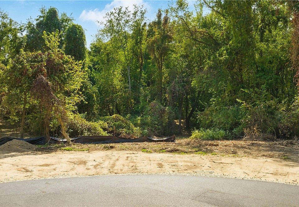 1st image of 4730 Pinecrest Dr