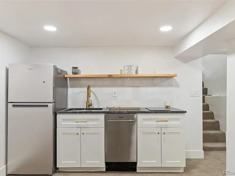 2647 N High St — Photo 14