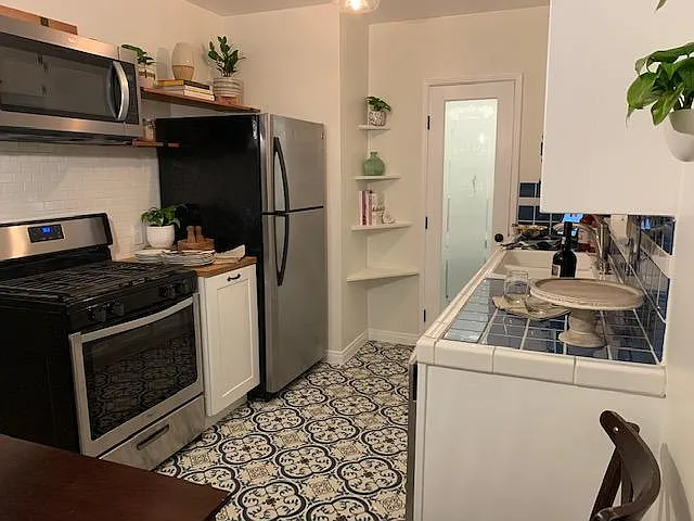 1149 22nd St — Photo 11