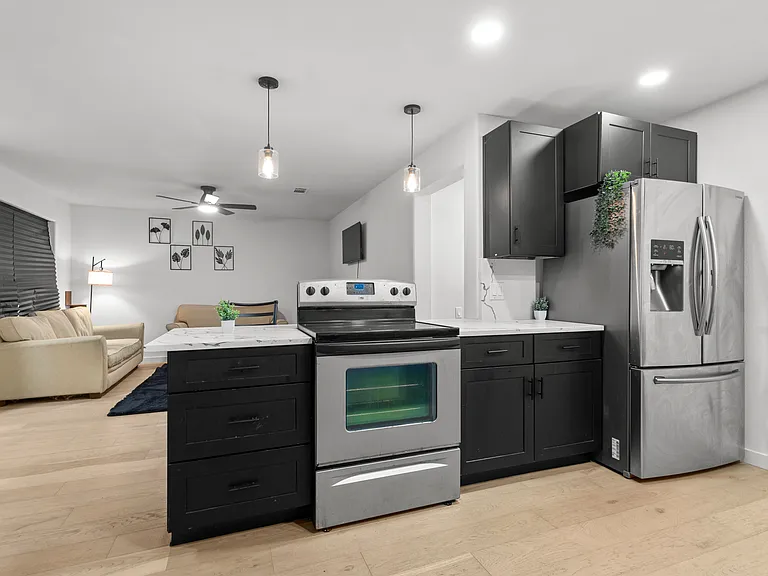 2408 Santa Rita St — Photo 5