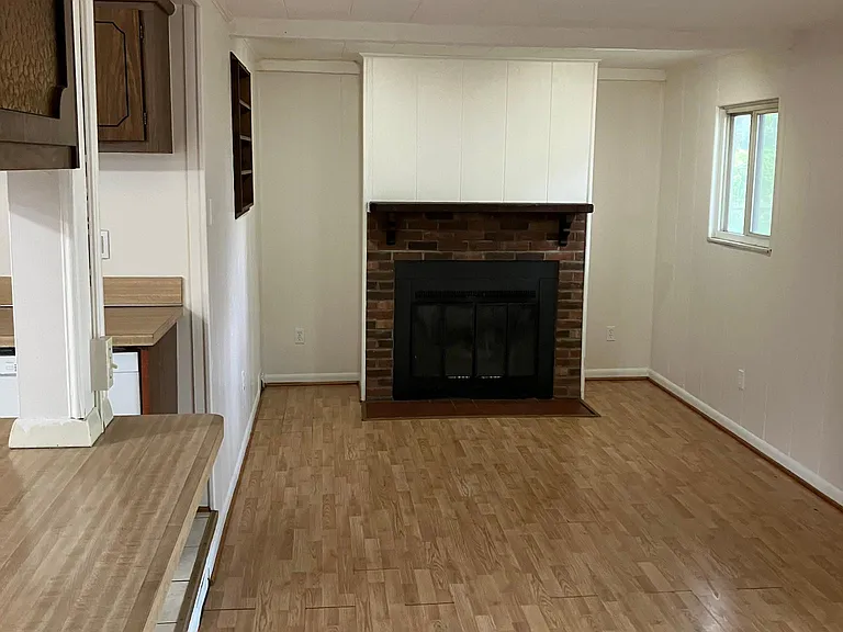 8440 Doncaster Dr — Photo 8