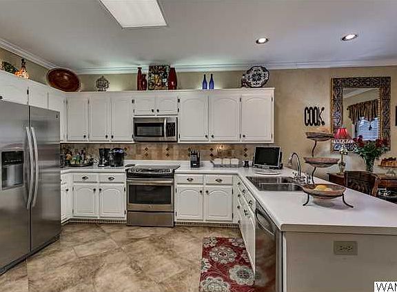 5th image of 5613 Honeysuckle Ln