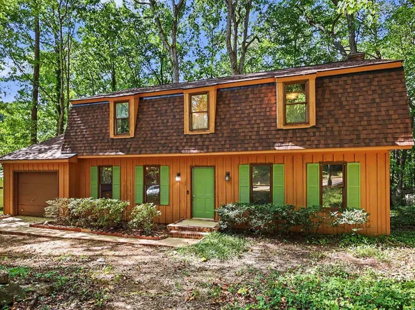 6213 Lakerun Ct, Raleigh, NC 27612