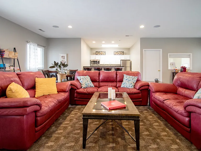 Northridge — Photo 15