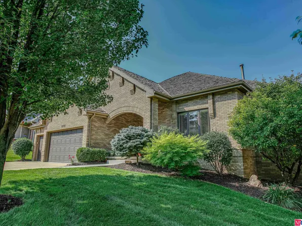 11741 Mayberry Plz, Omaha, NE 68154