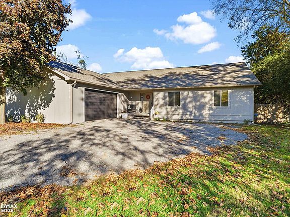 3rd image of 23516 Middlebelt Rd