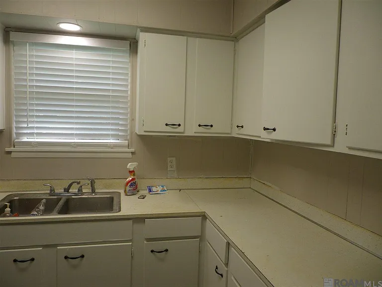 4085 Fleet Dr — Photo 7