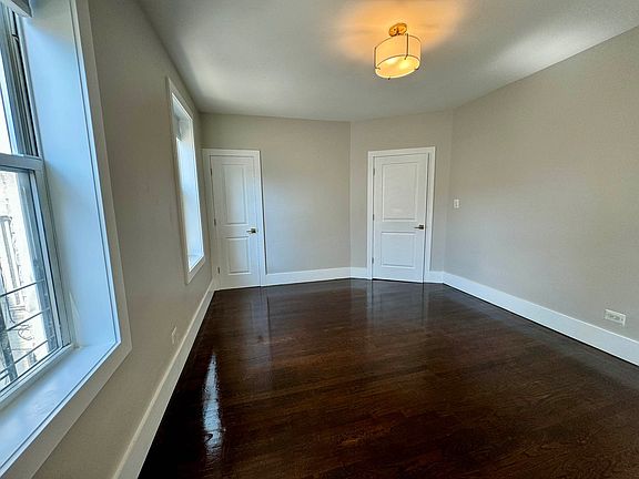 5th image of 3178 34th St #2A