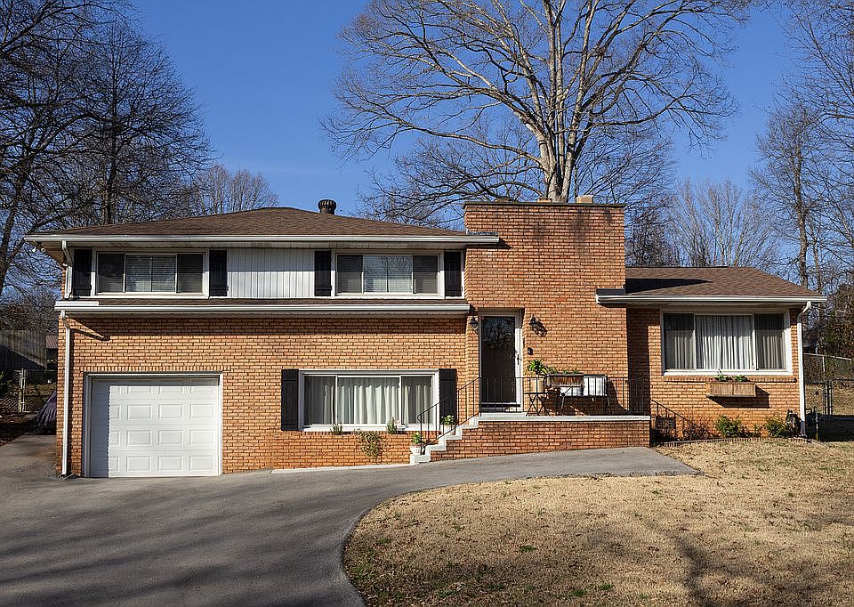 1st image of 1909 Wintergreen Dr