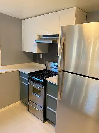 Full Refrigerator with Freezer