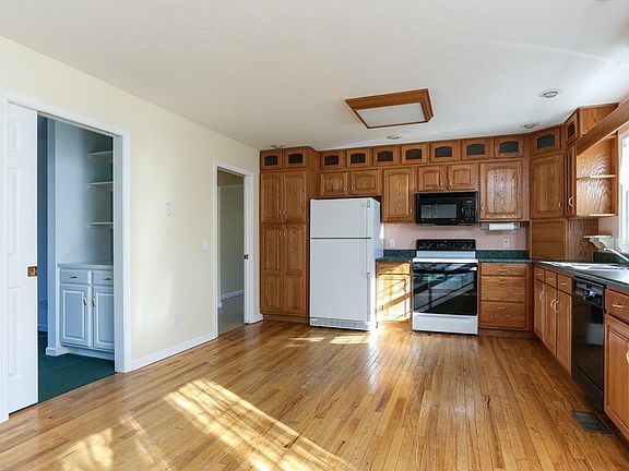 2nd image of 10612 Jacksons Way