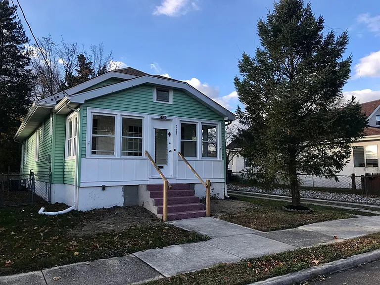 239 Marlin Rd — Photo 3