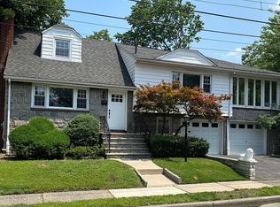 711 Elite Ct, Ridgefield, NJ 07657