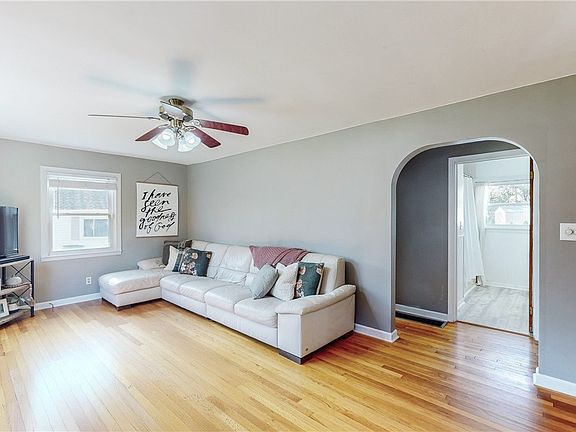 4th image of 2864 Fulmer Dr