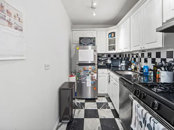 345 East 93rd Street image 7 of 13