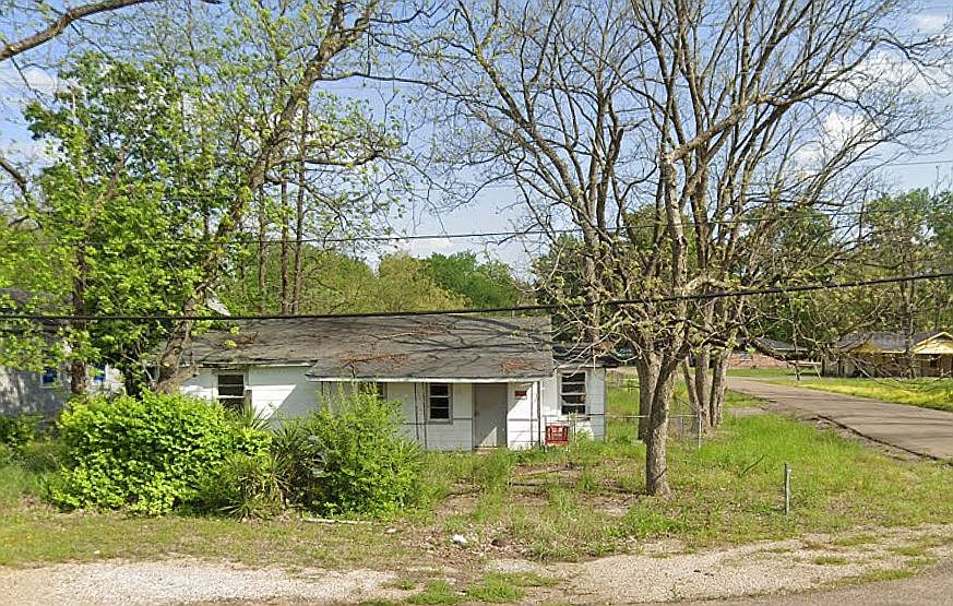 1st image of 909 N Theobald St
