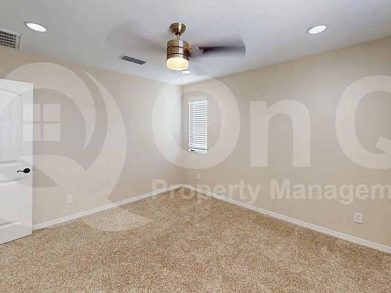 8943 W Marshall Ave — Photo 9