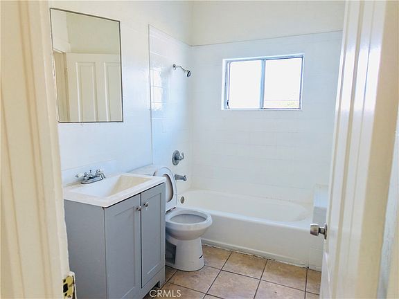 3rd image of 129 W E St #G