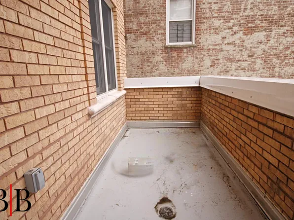 1674 East 22nd Street image 21 of 24