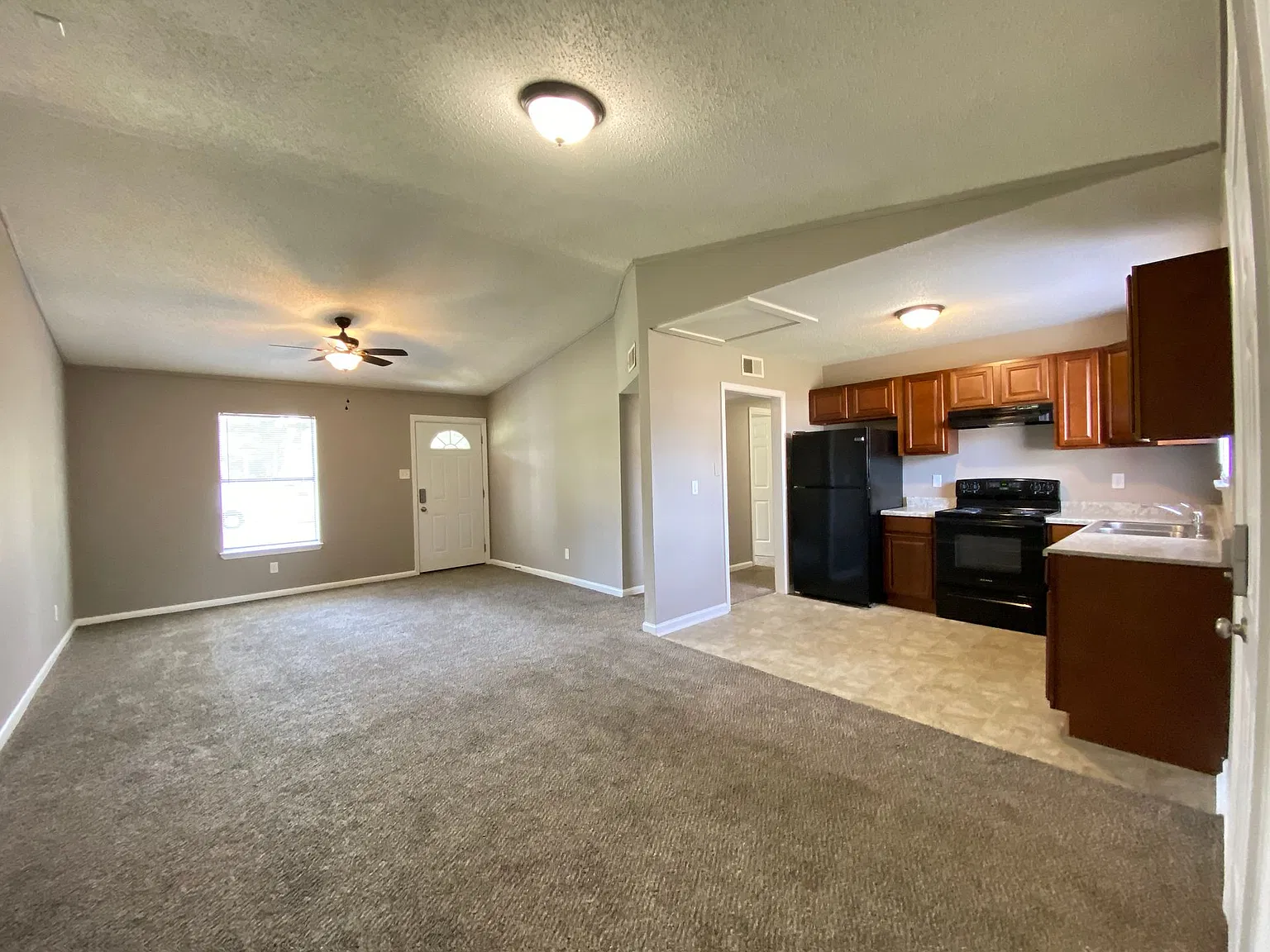 2220 Loop Acres Dr — Photo 4
