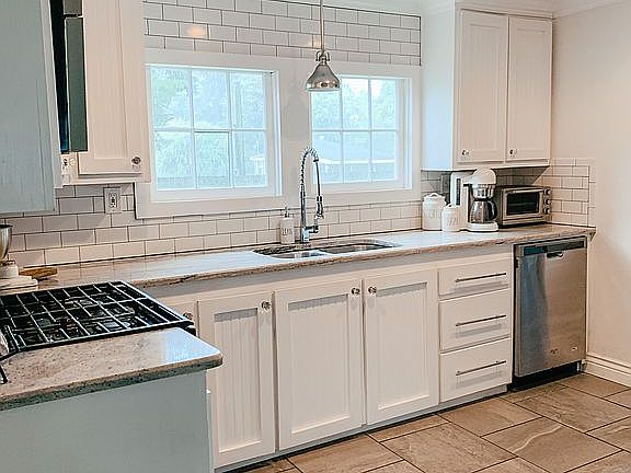 4th image of 326 Tetreau St
