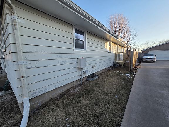 3rd image of 301 1/2 Palmer Ave