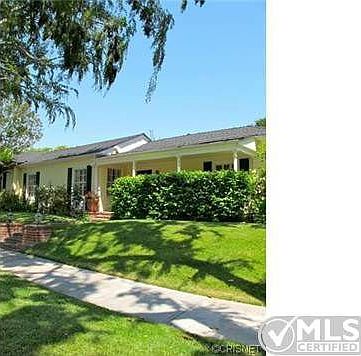 2nd image of 10129 Toluca Lake Ave