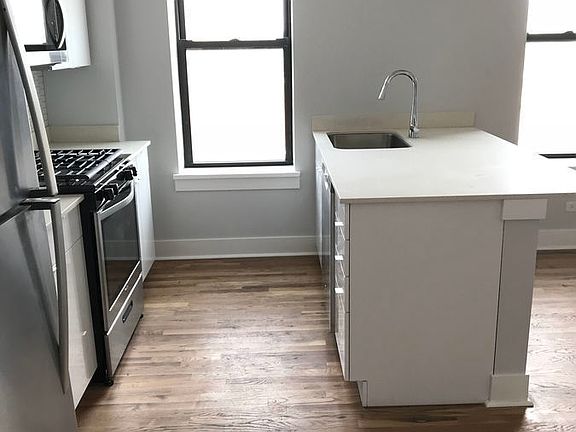 3rd image of 1801 S Throop St #206