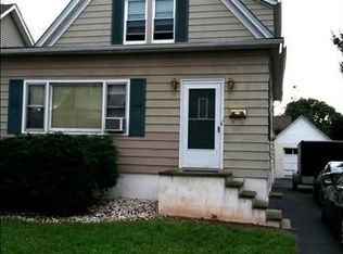 12 Fradkin St, Wallington, NJ 07057