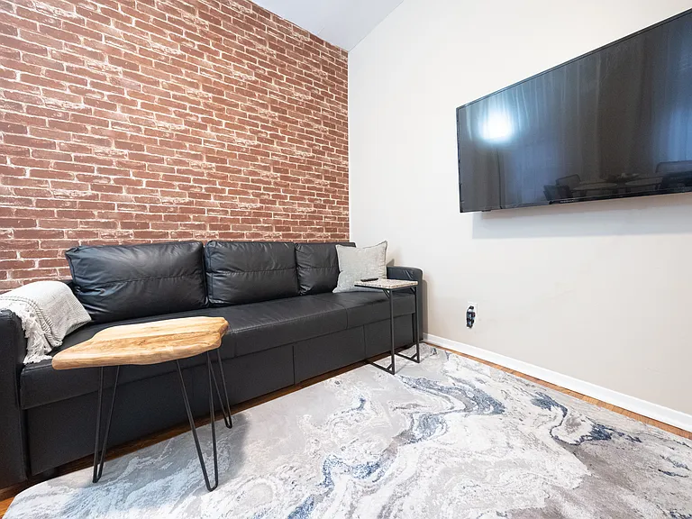 180 Claremont Ave #65 — Photo 1