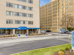 12520 Edgewater Dr APT 1504, Lakewood, OH