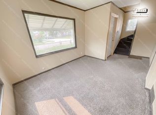 1940 Becker St, Flint, MI 48503