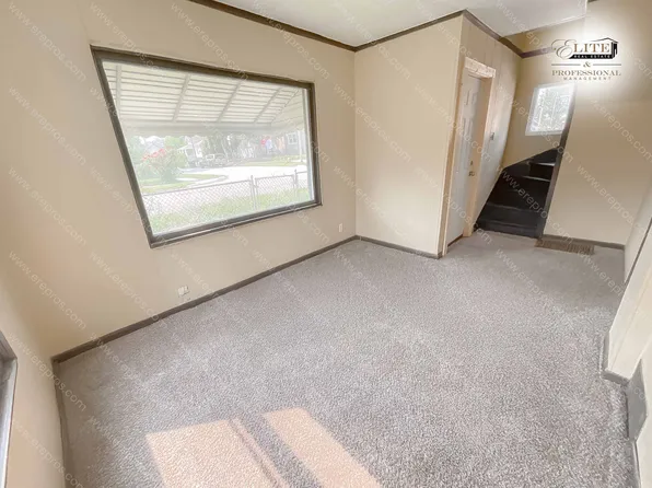 1940 Becker St, Flint, MI 48503